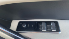 Jaguar F-Pace 2.0 P250 R-Dynamic SE 5dr Auto AWD Petrol Estate